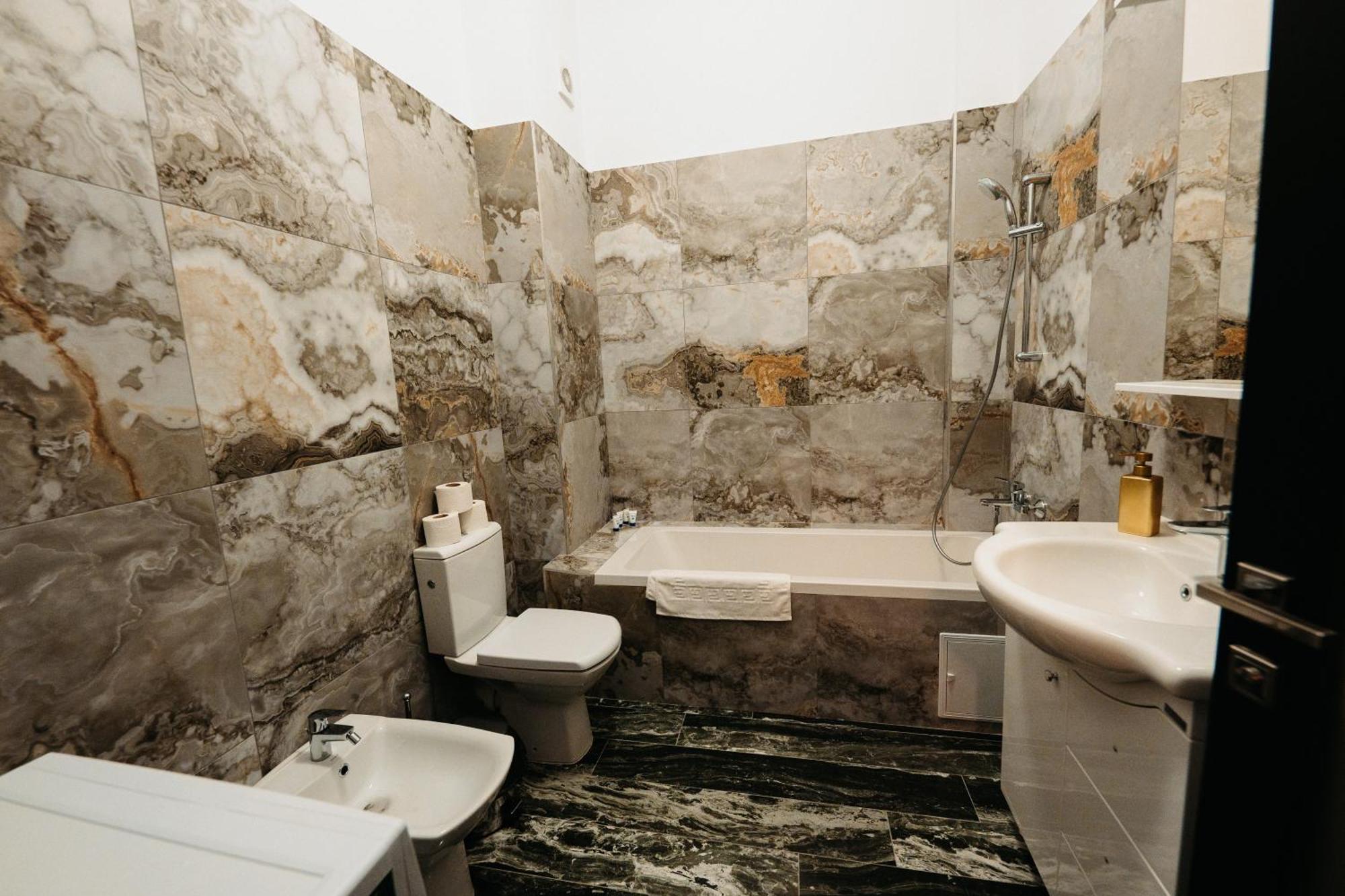Luxury Cozy Apartments Suceava Exterior foto