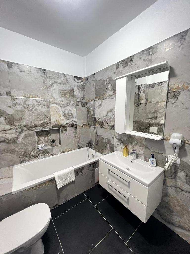 Luxury Cozy Apartments Suceava Exterior foto